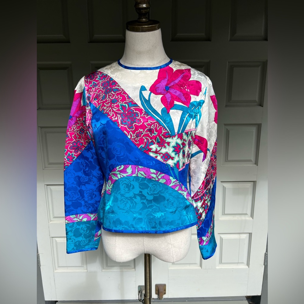 Anne Crimmins for Umi Collection Silk Floral Back Zipper Blouse